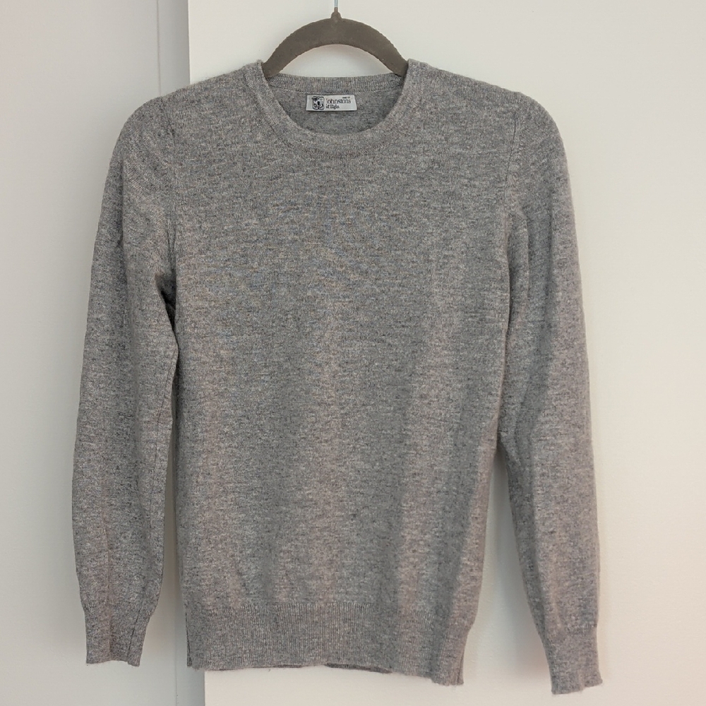 Johnstons of Elgin Light Gray Crewneck Sweater